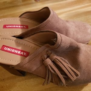 Unionbay Clogs Size 8